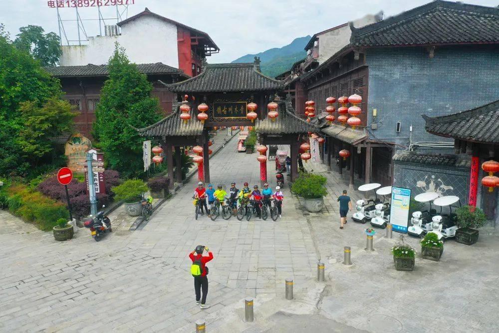 2024更青春!山东文旅·红叶柿岩打造烟火梦幻之境,再启新岁